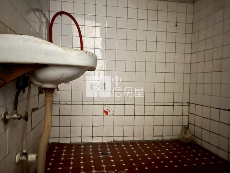 低總價臨路透天房屋室內格局與周邊環境