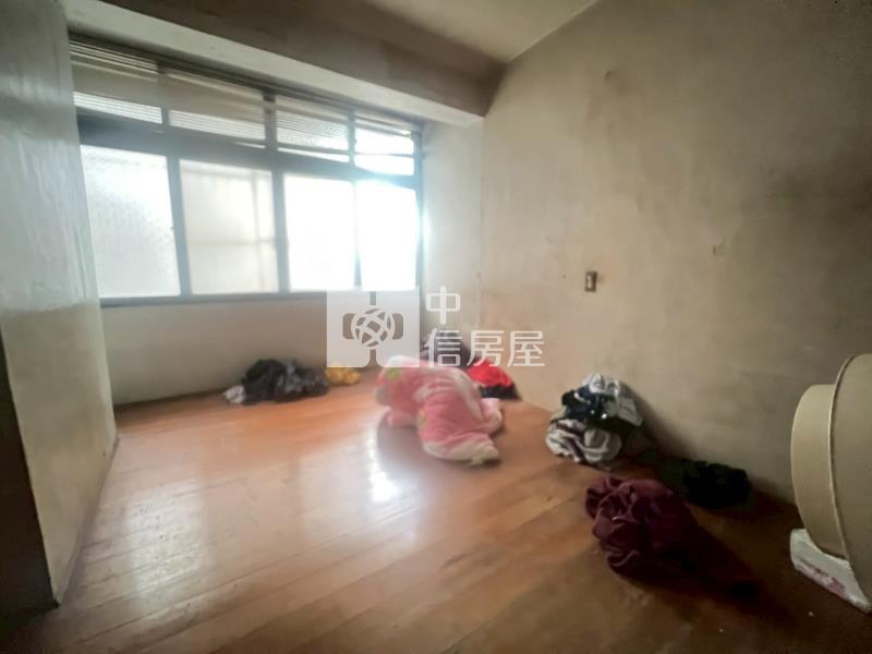 低總價臨路透天房屋室內格局與周邊環境