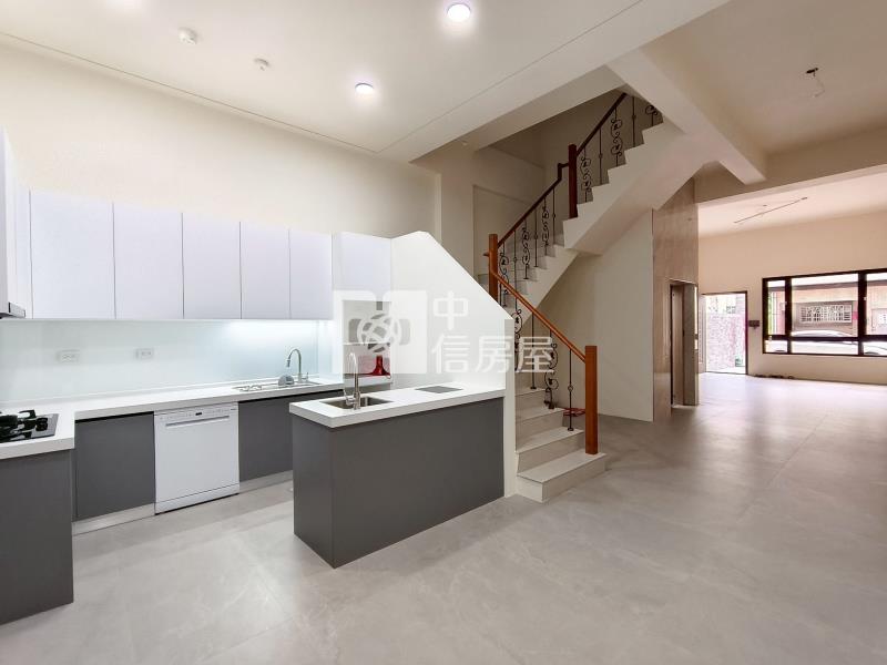 南投市區全新電梯別墅(B)房屋室內格局與周邊環境