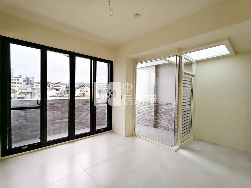 南投市區全新電梯別墅(B)房屋室內格局與周邊環境