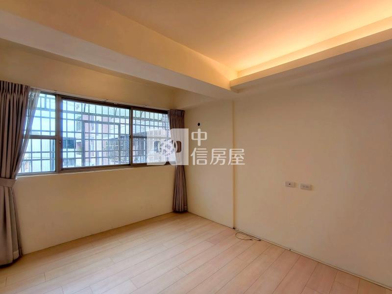 水湳經貿旁富宇新天地三房機上房屋室內格局與周邊環境