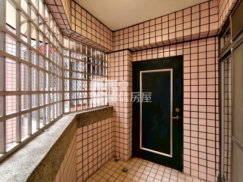 水湳經貿旁富宇新天地三房機上房屋室內格局與周邊環境