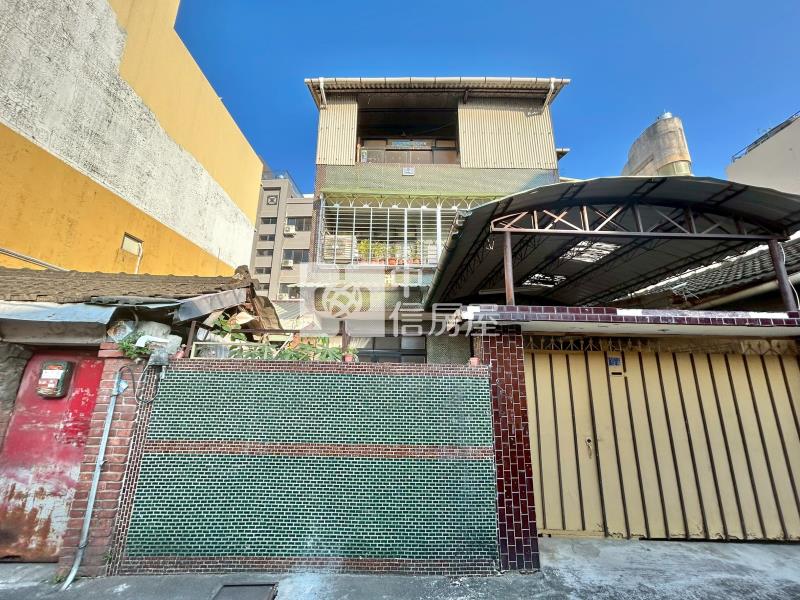 雙面臨路大面寬建地房屋室內格局與周邊環境