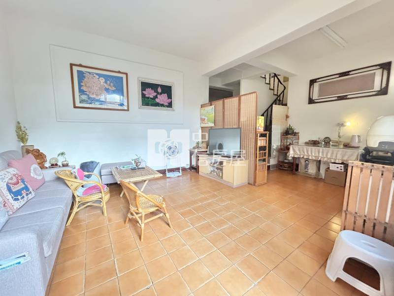 雙面臨路大面寬建地房屋室內格局與周邊環境