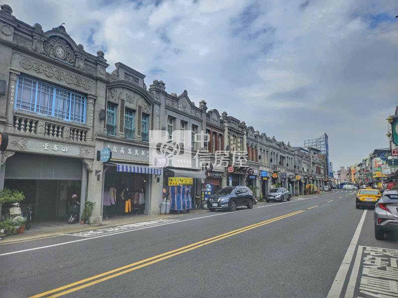 新化中正路正路面三角窗美建地房屋室內格局與周邊環境