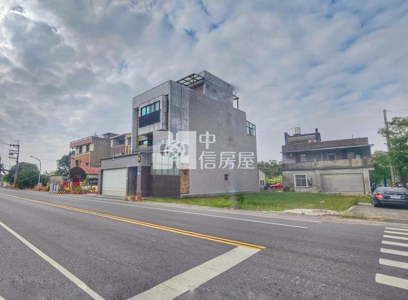 新化中正路正路面三角窗美建地房屋室內格局與周邊環境