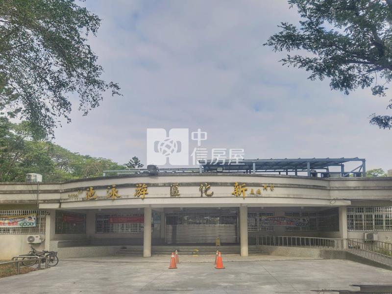 新化中正路正路面三角窗美建地房屋室內格局與周邊環境