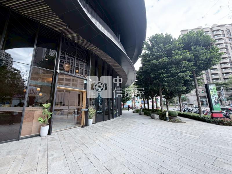 桃園藝文特區麗晶花園廣場大店面1-2樓+雙車位房屋室內格局與周邊環境