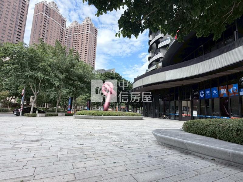 桃園藝文特區麗晶花園廣場大店面1-2樓+雙車位房屋室內格局與周邊環境