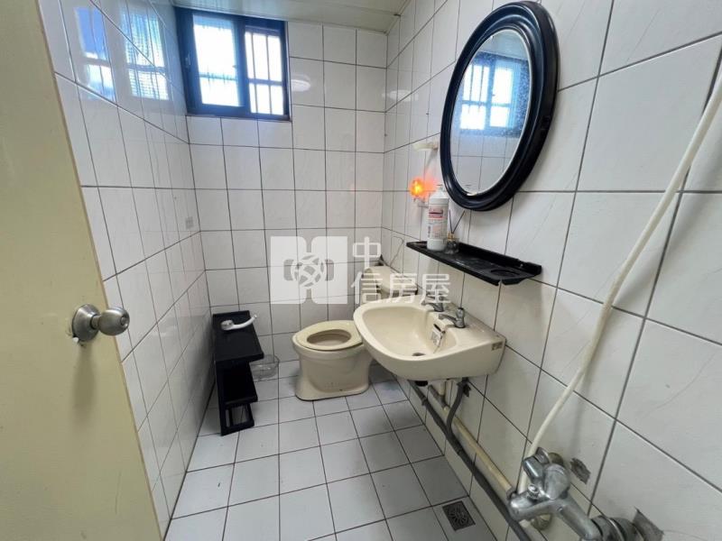 ●登輝亮麗三房房屋室內格局與周邊環境