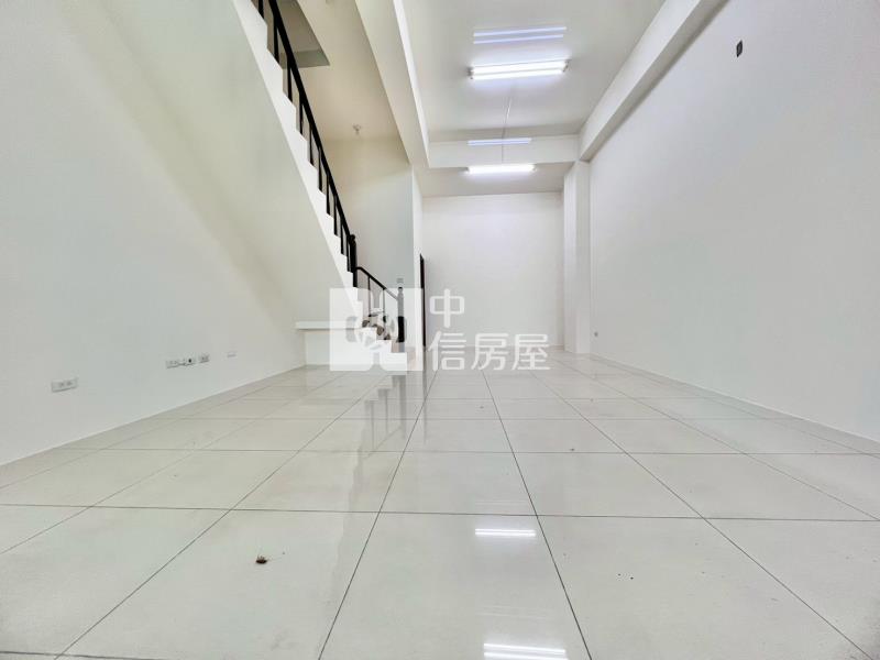 梧棲三井OUTLET捷運藍線旁臨路美別墅房屋室內格局與周邊環境