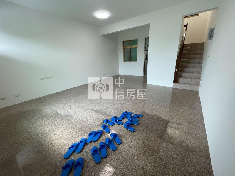 觀音草漯旁整新邊間透天房屋室內格局與周邊環境