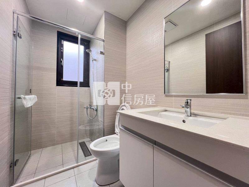 4J83加那大2房車房屋室內格局與周邊環境