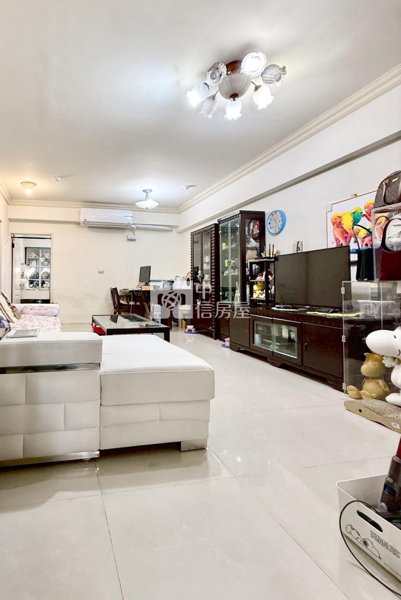 黎明向上商圈三房附車位房屋室內格局與周邊環境