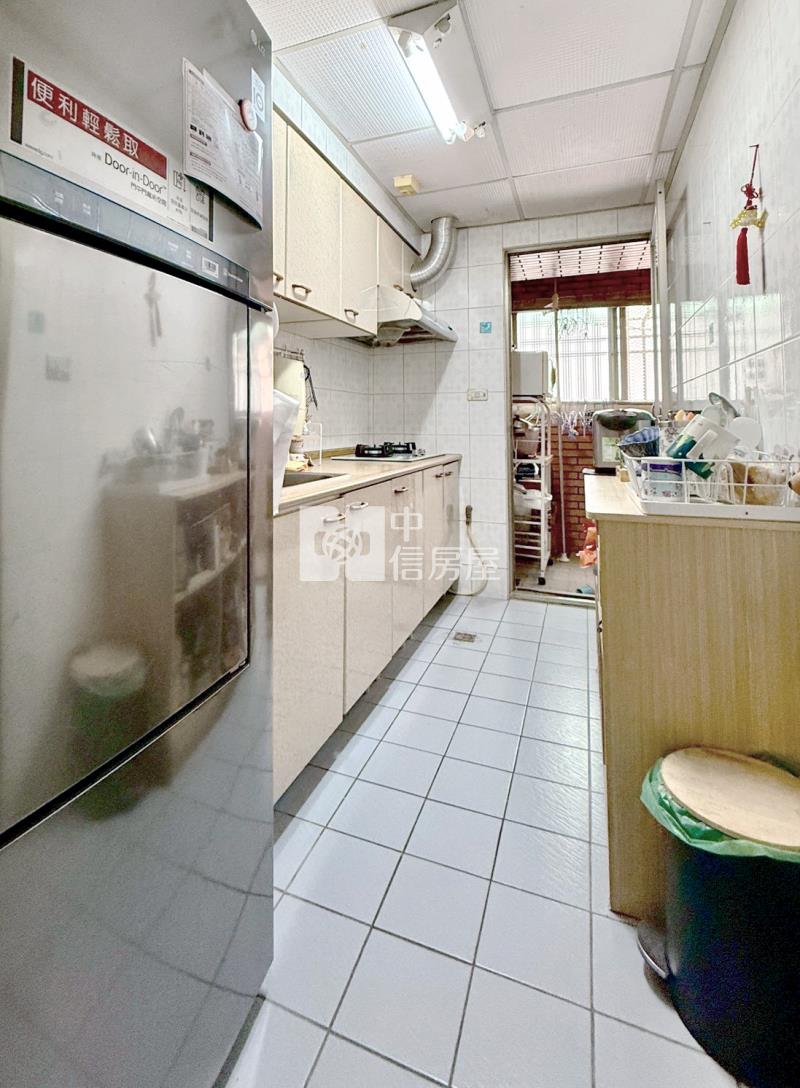 黎明向上商圈三房附車位房屋室內格局與周邊環境