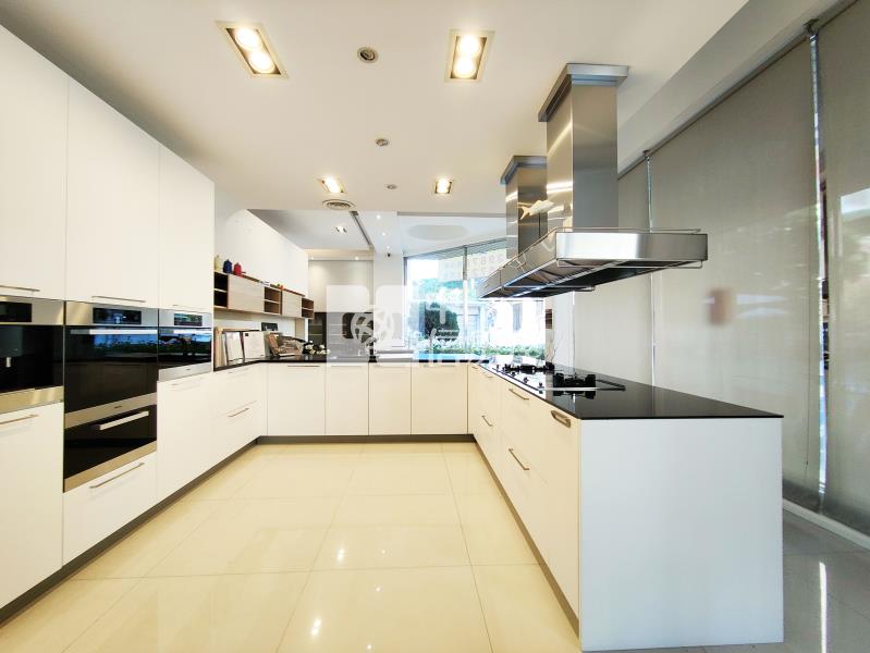 大德街園道旁角店房屋室內格局與周邊環境