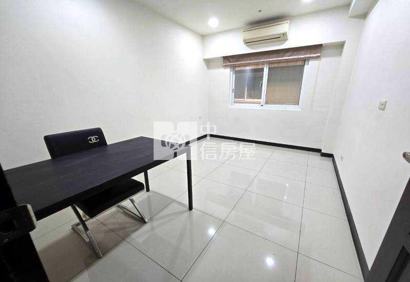 中壢捷運【法國之星】景觀3房大車位電梯大樓房屋室內格局與周邊環境