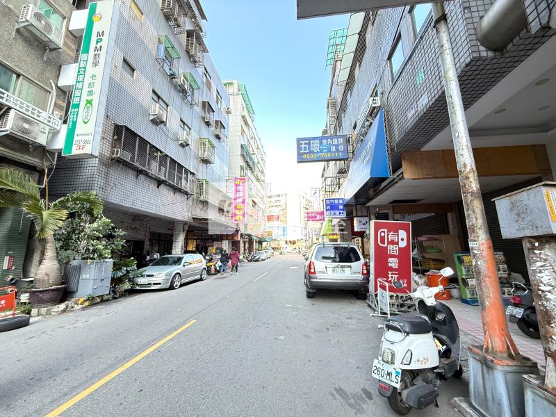 正梅亭街賺錢金店面房屋室內格局與周邊環境