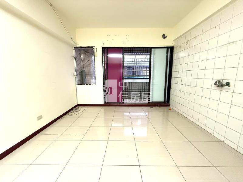 正梅亭街賺錢金店面房屋室內格局與周邊環境