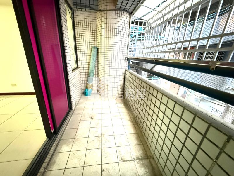 正梅亭街賺錢金店面房屋室內格局與周邊環境