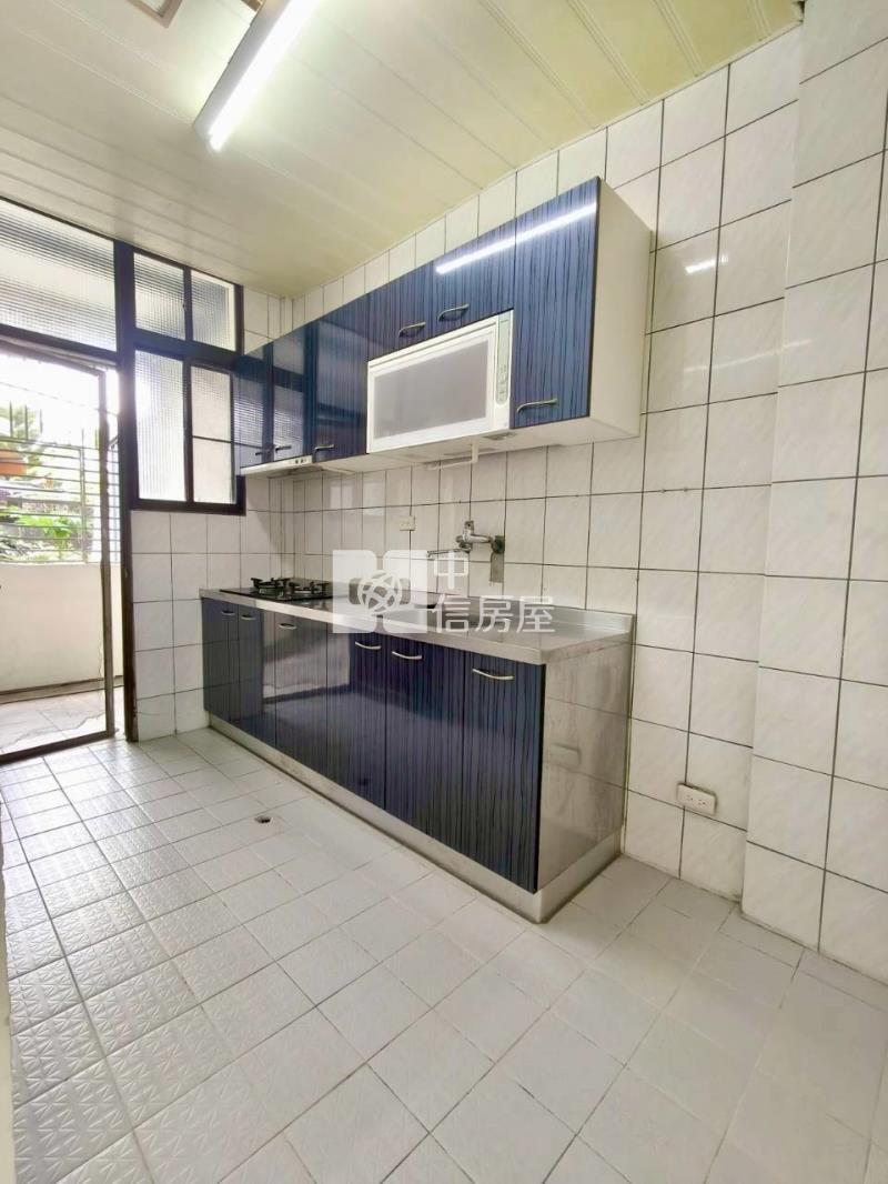 斗六石榴雙車美別墅房屋室內格局與周邊環境