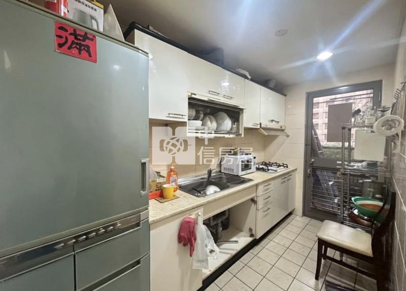 太子鳳凰城捷運電梯美三房房屋室內格局與周邊環境