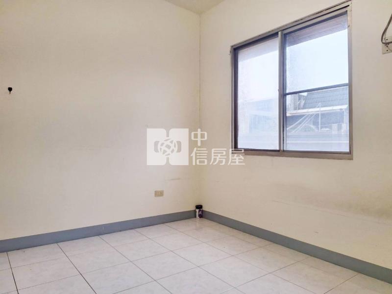 郡安路長谷鳳凰採光亮麗三房房屋室內格局與周邊環境