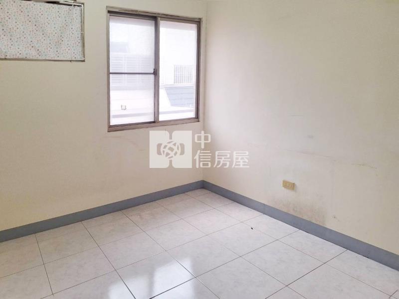 郡安路長谷鳳凰採光亮麗三房房屋室內格局與周邊環境