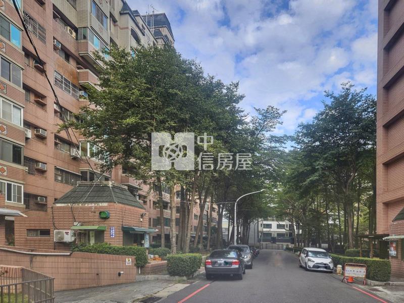 郡安路長谷鳳凰採光亮麗三房房屋室內格局與周邊環境