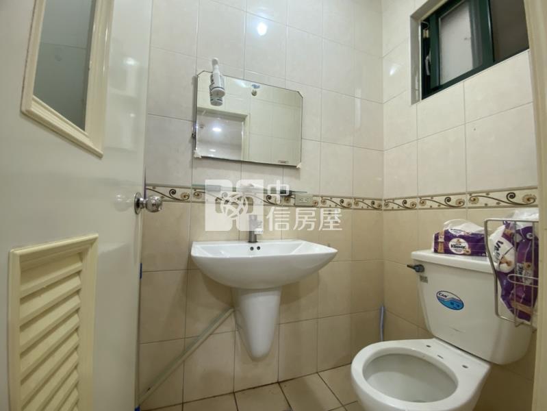 楊梅歐洲山莊前院停車別墅房屋室內格局與周邊環境