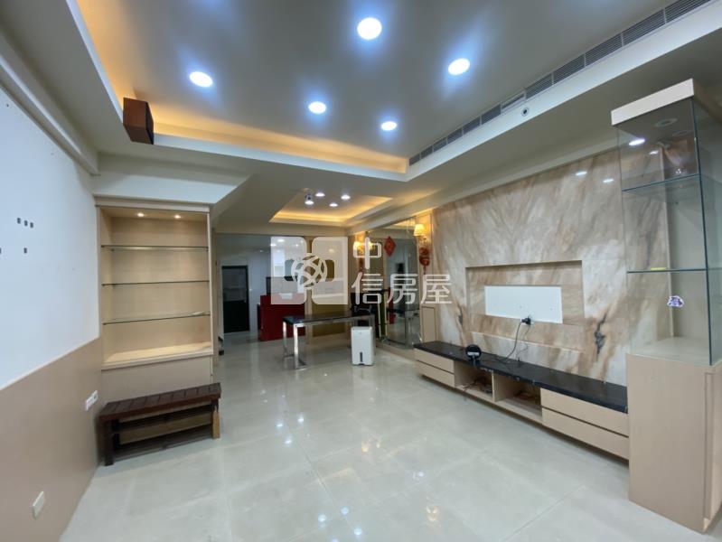 楊梅歐洲山莊前院停車別墅房屋室內格局與周邊環境