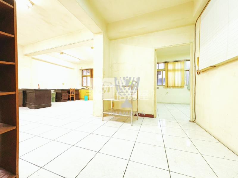 基隆火車站附近三樓公寓(住辦)房屋室內格局與周邊環境