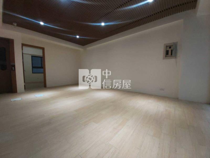 體育園區全新電梯透天房屋室內格局與周邊環境