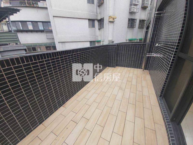 體育園區全新電梯透天房屋室內格局與周邊環境