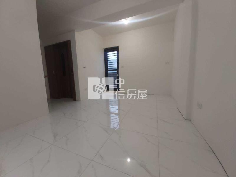 體育園區全新電梯透天房屋室內格局與周邊環境