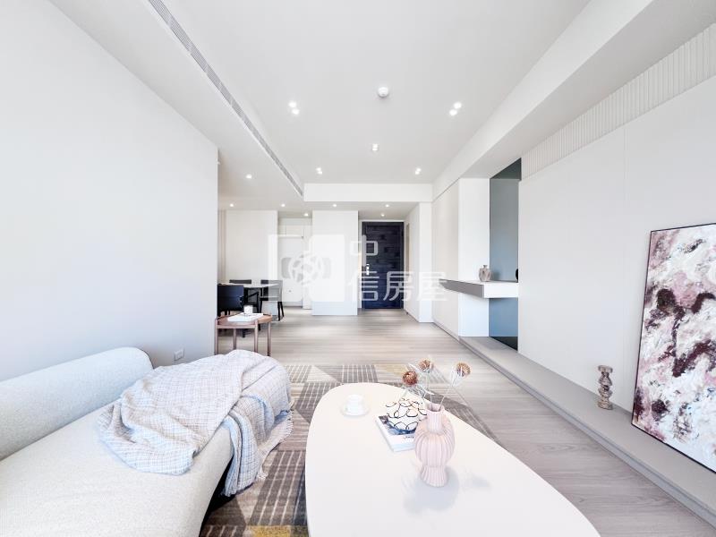 軍功商圈日灃3房平車精緻戶房屋室內格局與周邊環境