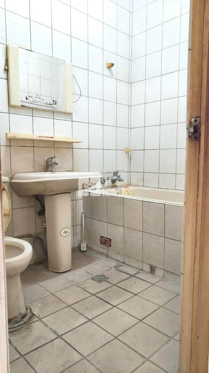 斗六國中旁店住房屋室內格局與周邊環境