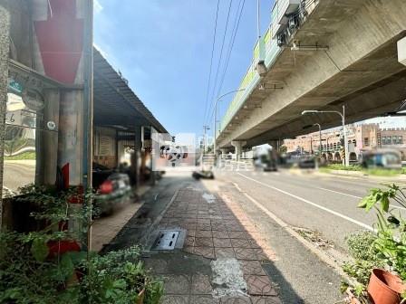 高雄土地-高雄仁武三角窗建地房屋室內格局與周邊環境