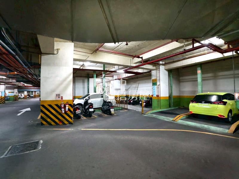 北屯松竹愛的世界三房機上車位房屋室內格局與周邊環境