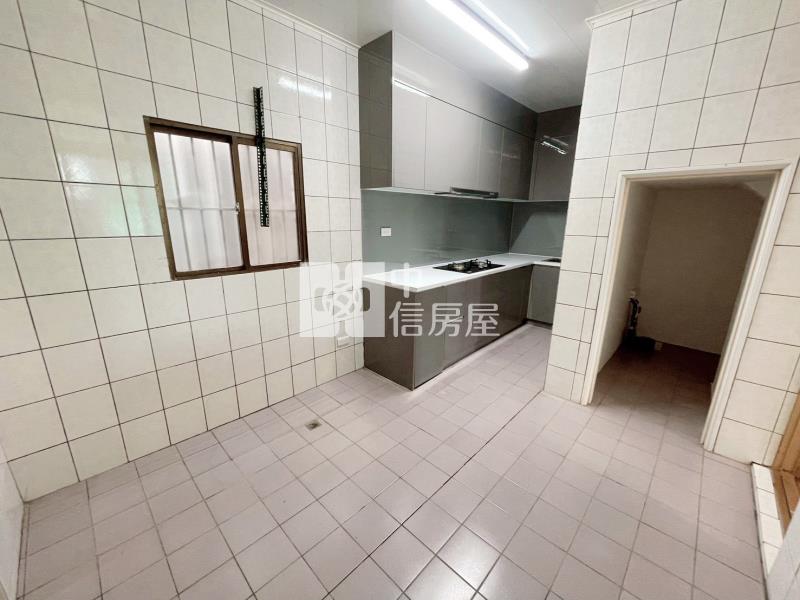 觀音福山路邊間透天房屋室內格局與周邊環境