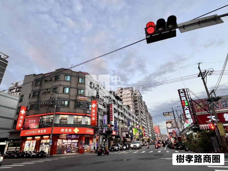 華宮庭園兩房平車房屋室內格局與周邊環境