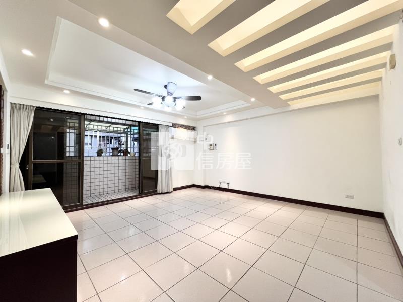 華宮庭園兩房平車房屋室內格局與周邊環境