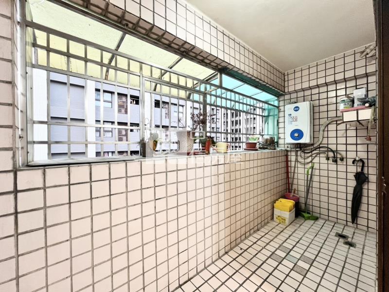 華宮庭園兩房平車房屋室內格局與周邊環境