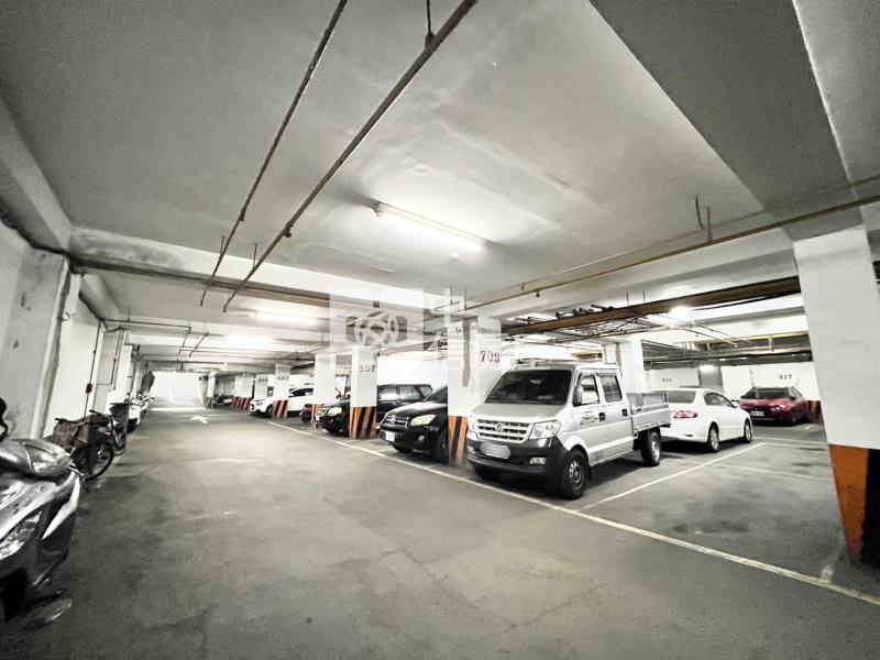 華宮庭園兩房平車房屋室內格局與周邊環境