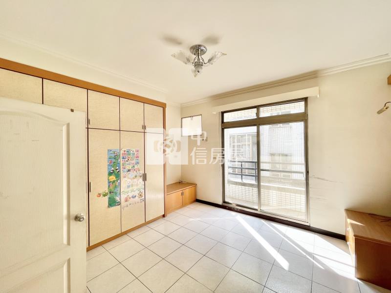 奕遠國堡雙車別墅房屋室內格局與周邊環境