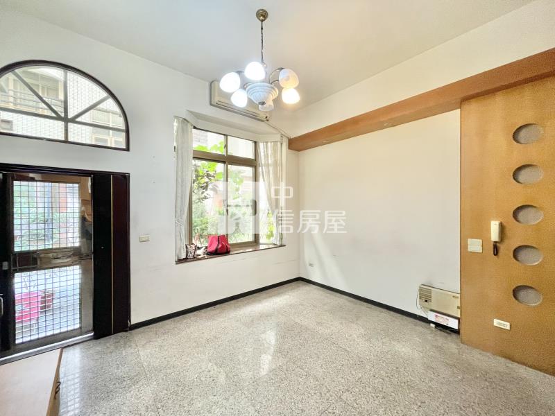 奕遠國堡雙車別墅房屋室內格局與周邊環境