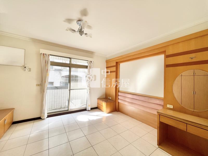 奕遠國堡雙車別墅房屋室內格局與周邊環境