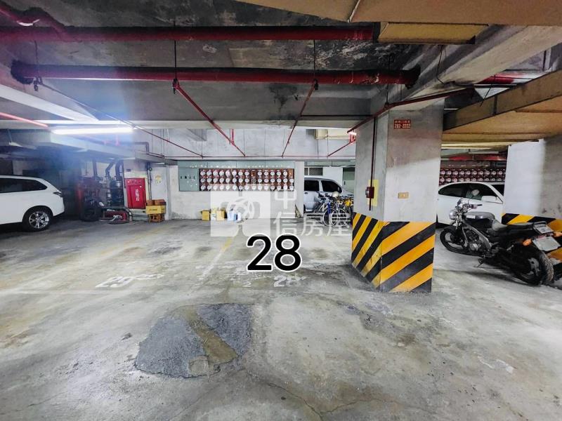 高雄中正靜巷3房平車優質宅房屋室內格局與周邊環境