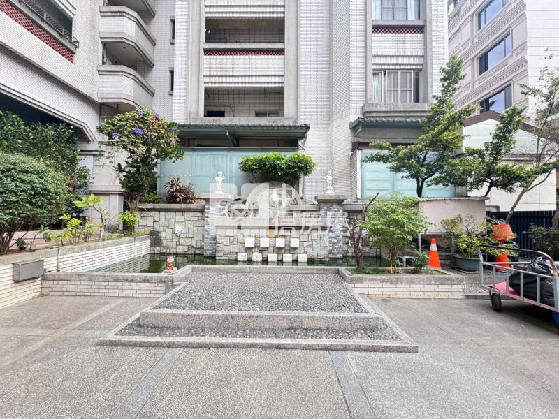 高雄中正靜巷3房平車優質宅房屋室內格局與周邊環境