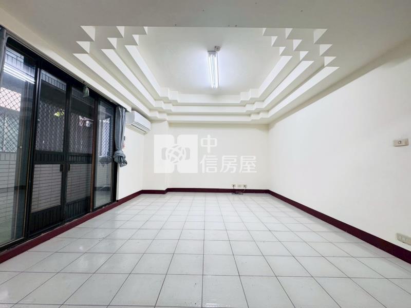 高雄中正靜巷3房平車優質宅房屋室內格局與周邊環境